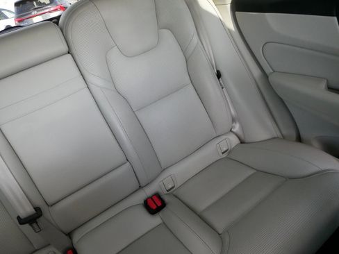 Used 2019 Volvo XC60 T8 Inscription w/ Advanced Package AWD/4WD image 14