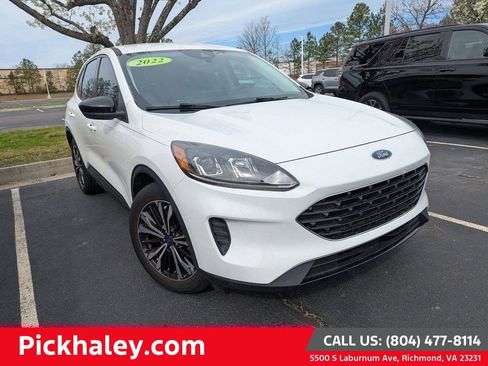 Used 2022 Ford Escape SE w/ SE Sport Appearance Package FWD image 1