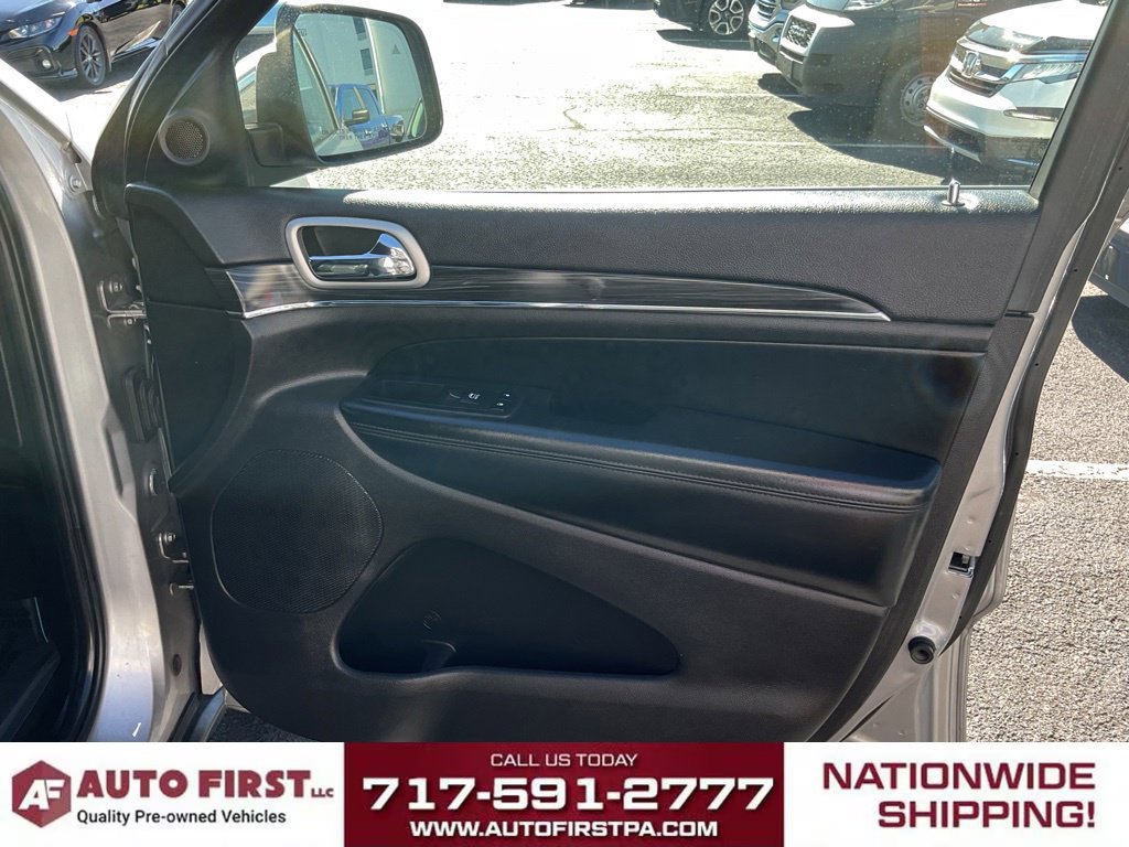Used 2019 Jeep Grand Cherokee Limited w/ Luxury Group II AWD/4WD image 18
