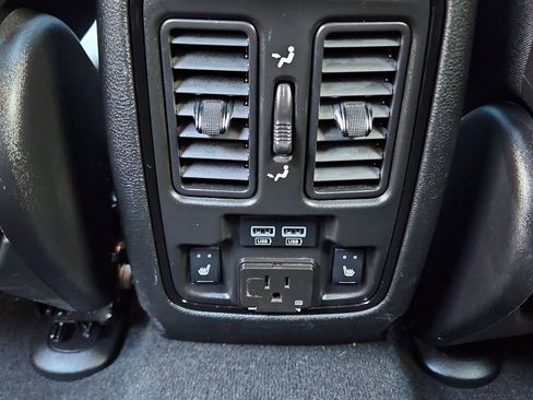 Used 2024 Dodge Durango GT image 33