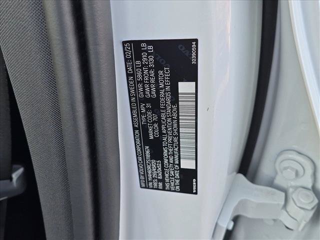 Used 2025 Volvo XC60 T8 Plus w/ Protection Package Premier AWD/4WD image 27