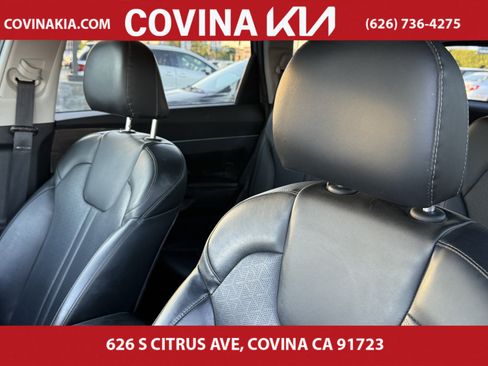 Used 2022 Kia Sorento EX w/ Panoramic Sunroof Package image 16