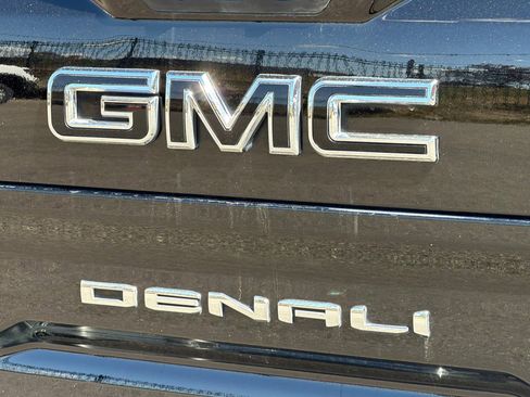 Used 2019 GMC Sierra 1500 Denali w/ Denali Ultimate Package AWD/4WD image 47