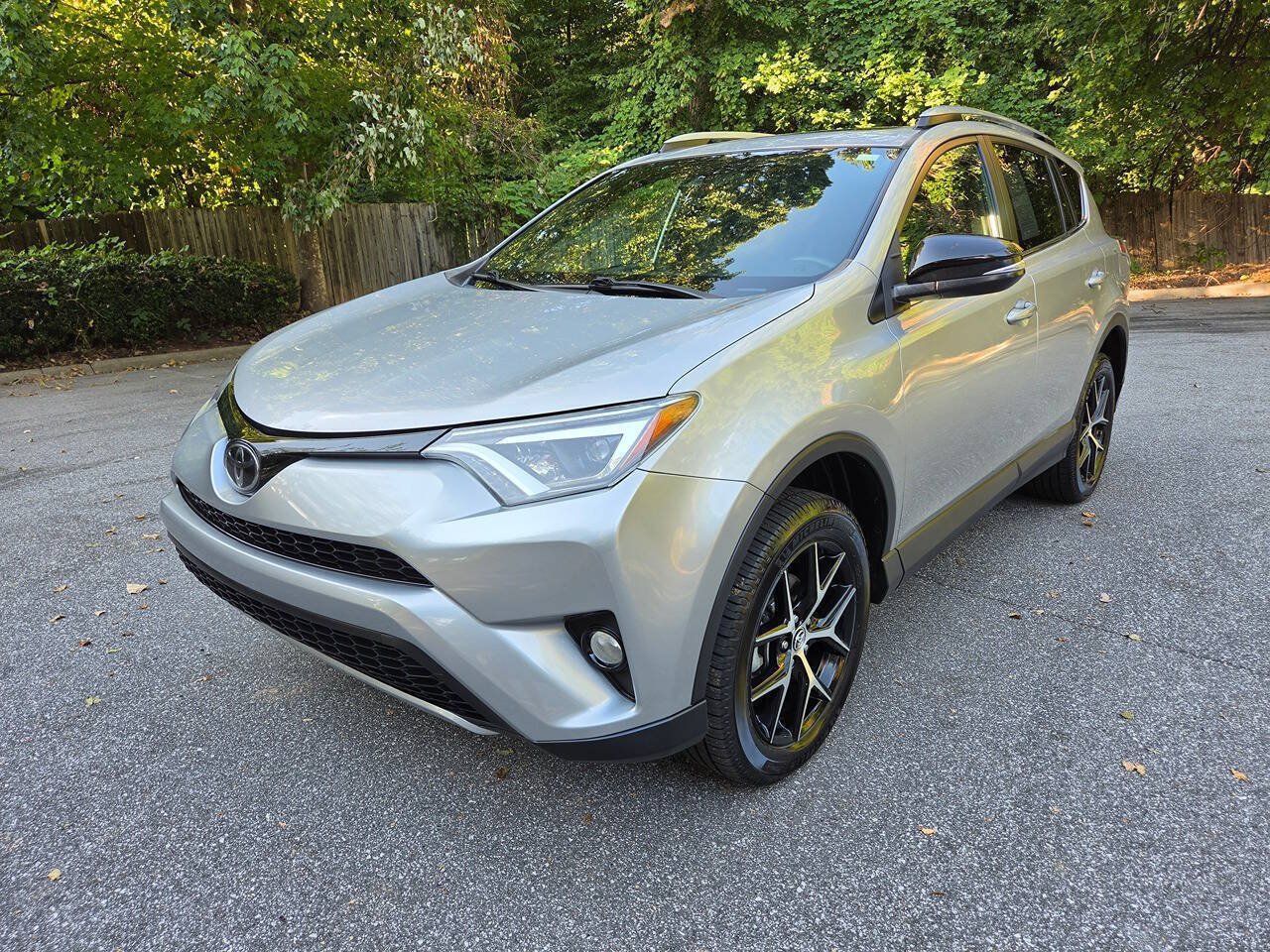 Used 2017 Toyota RAV4 SE AWD/4WD image 1