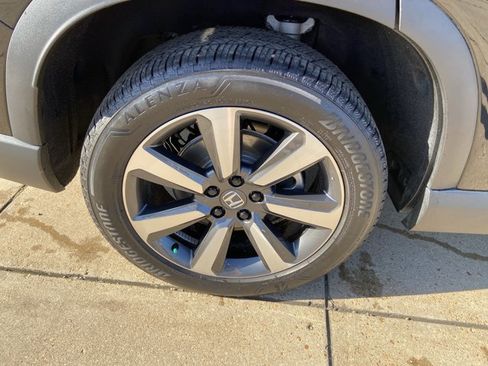 Used 2025 Honda Pilot Elite image 26