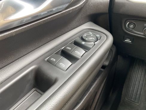 Used 2024 GMC Terrain SLE FWD image 27