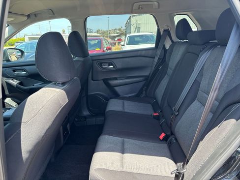 Used 2025 Nissan Rogue SV AWD/4WD image 28