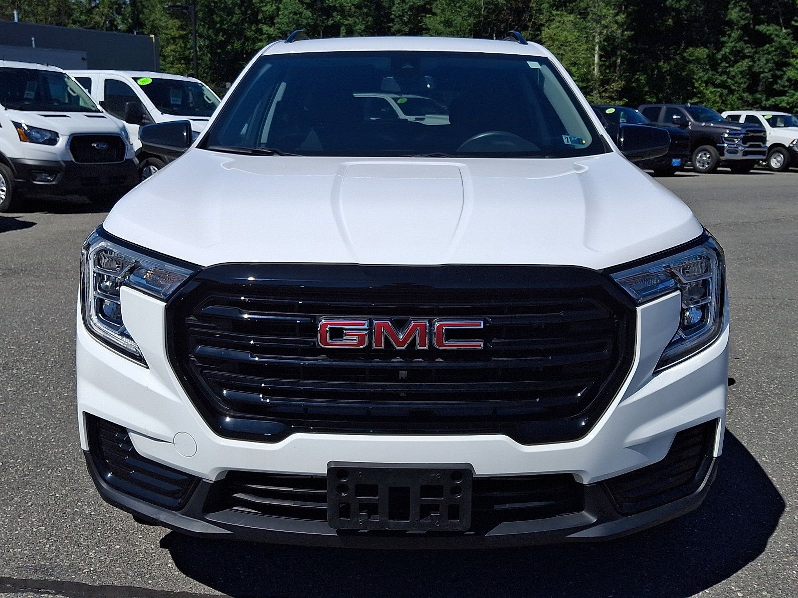 Certified 2023 GMC Terrain SLE w/ Driver Convenience Package AWD/4WD image 2