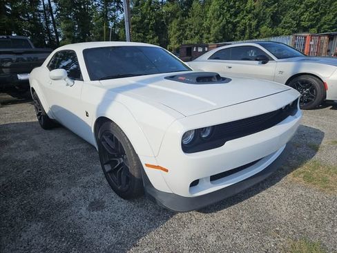 Used 2022 Dodge Challenger R/T Scat Pack RWD image 5