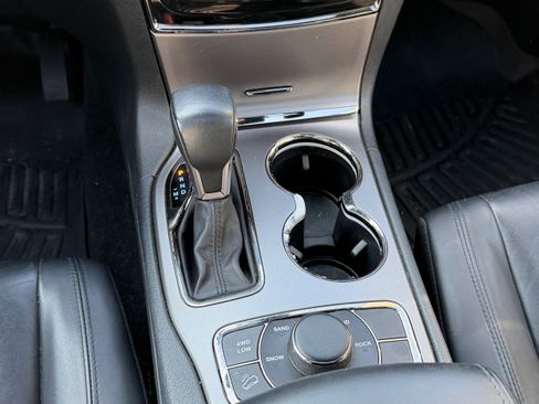 Used 2020 Jeep Grand Cherokee Limited X image 16