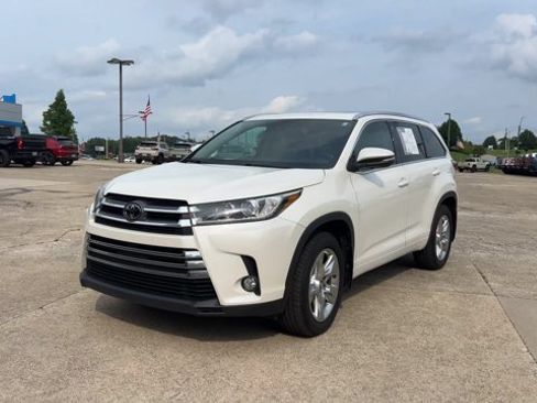 Used 2018 Toyota Highlander Limited AWD/4WD image 4