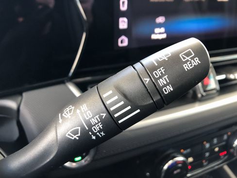 Certified 2026 Chevrolet TrailBlazer LT w/ Convenience Package image 32