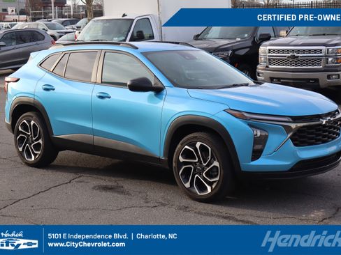 Used 2025 Chevrolet Trax RS w/ Driver Confidence Package image 1