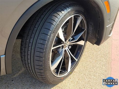 Used 2022 Volkswagen Tiguan SEL R-Line image 6