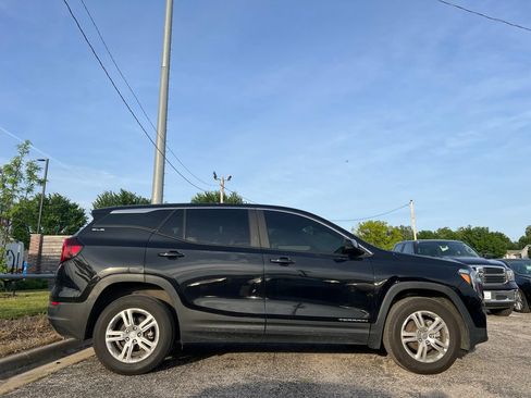 Used 2022 GMC Terrain SLE AWD/4WD image 2