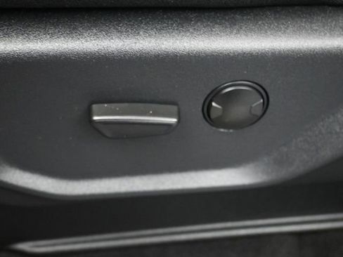 Used 2024 Ford Expedition XLT image 11