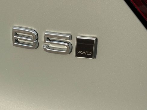 New 2026 Volvo XC40 B5 Plus w/ Protection Package Premier AWD/4WD image 6