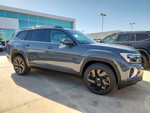 New 2026 Volkswagen Atlas SE image 8