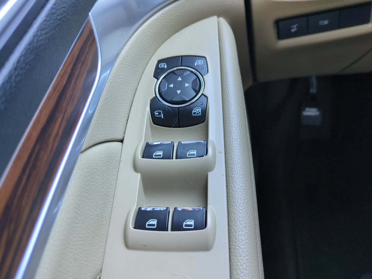 Used 2017 Ford Explorer Limited w/ Equipment Group 301A FWD image 25