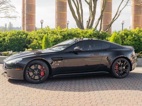 Used 2015 Aston Martin V12 Vantage S image 33