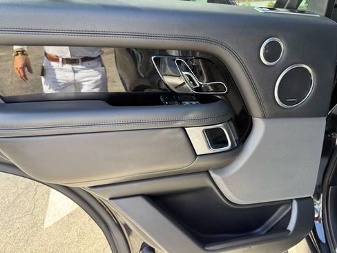 Used 2019 Land Rover Range Rover Supercharged AWD/4WD image 17