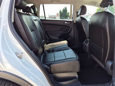Used 2021 Volkswagen Tiguan SE AWD/4WD image 29