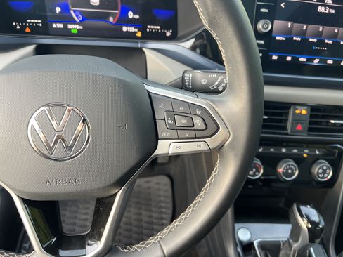 Certified 2023 Volkswagen Taos SE w/ Panoramic Sunroof Package FWD image 18