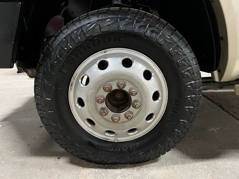 Used 2016 RAM 3500 Laramie Longhorn image 9