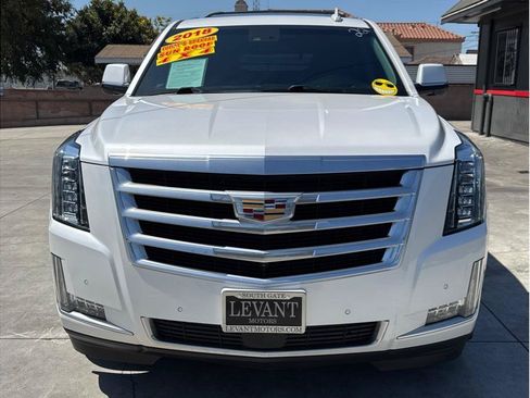 Used 2018 Cadillac Escalade Premium Luxury AWD/4WD image 2