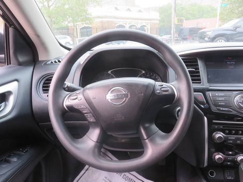 Used 2018 Nissan Pathfinder 4WD image 14