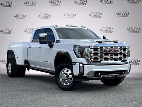 Used 2024 GMC Sierra 3500 Denali w/ Technology Package image 2