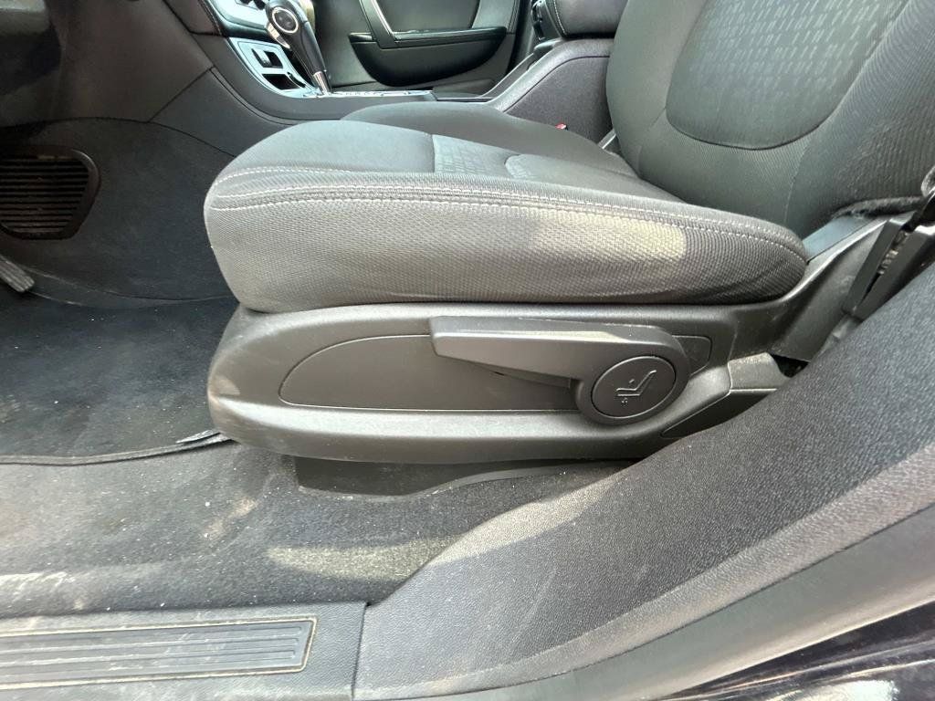 Used 2013 GMC Acadia SLE FWD image 19