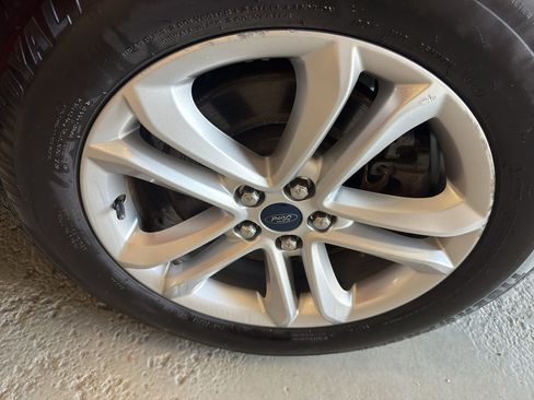 Used 2019 Ford Edge SEL w/ Equipment Group 201A AWD/4WD image 32