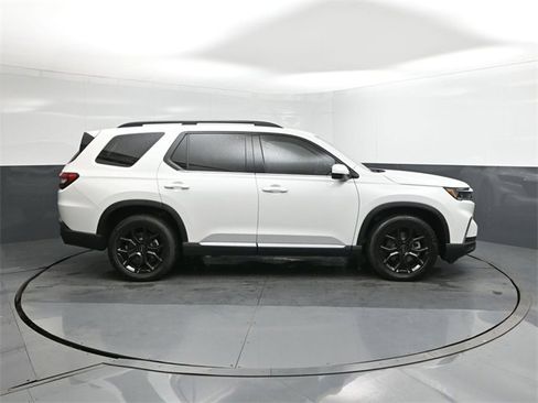 New 2025 Honda Pilot Touring image 26
