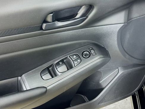 Used 2024 Nissan Altima 2.5 S image 21