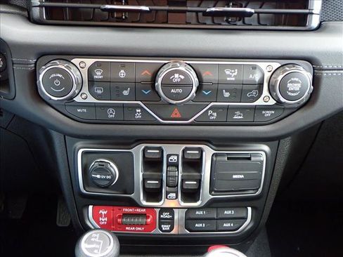 New 2026 Jeep Wrangler Unlimited Rubicon w/ Safety Group image 17