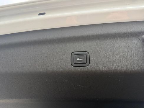 Used 2022 GMC Yukon AT4 AWD/4WD image 30