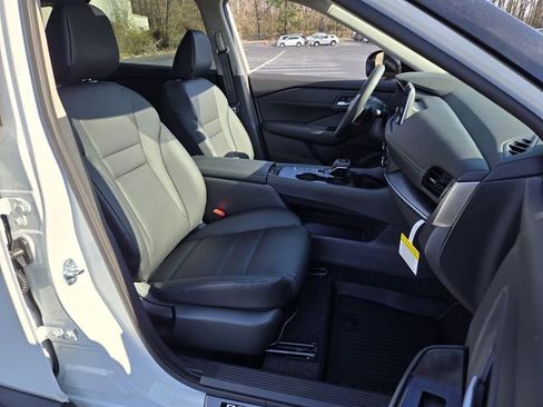 New 2026 Nissan Rogue SV FWD image 13
