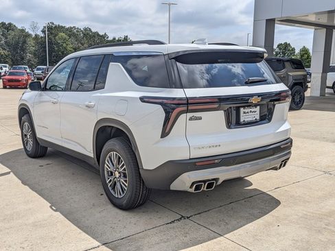 New 2026 Chevrolet Traverse LT image 8