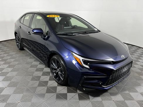 Used 2026 Toyota Corolla SE FWD image 3
