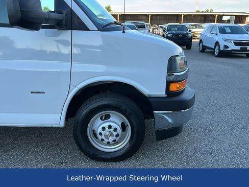 Used 2022 Chevrolet Express 3500 w/ Power Convenience Package RWD image 30