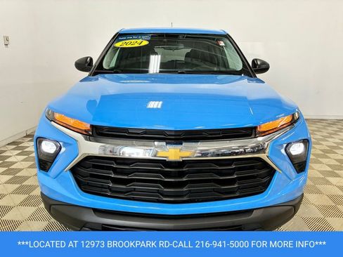 Used 2024 Chevrolet TrailBlazer LS w/ LS Convenience Package AWD/4WD image 2