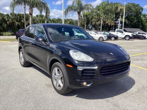 Used 2016 Porsche Cayenne w/ Premium Package AWD/4WD image 3