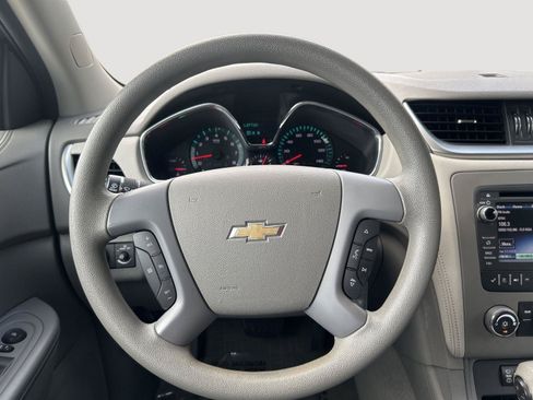 Used 2017 Chevrolet Traverse LS FWD image 16