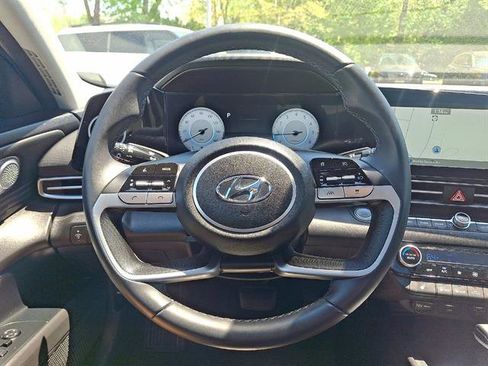 Certified 2023 Hyundai Elantra Limited FWD image 16