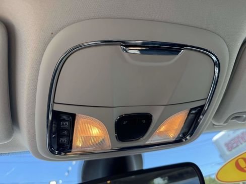 Used 2019 Jeep Cherokee Trailhawk AWD/4WD image 27