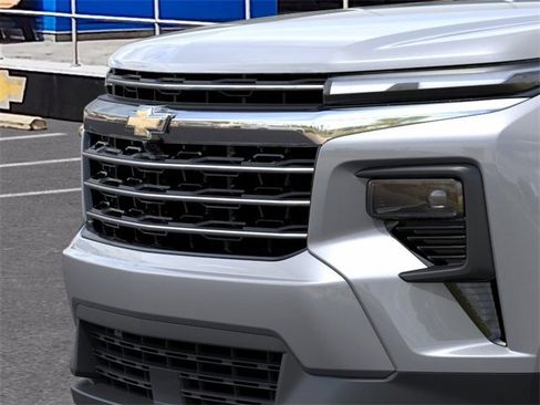 New 2026 Chevrolet Traverse LT w/ Sun and Wheel Package FWD image 13