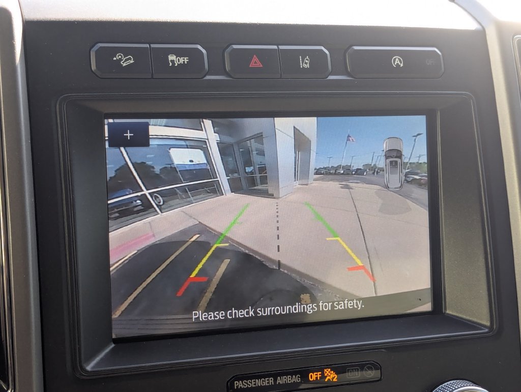 Used 2020 Ford Expedition XLT w/ Equipment Group 202A AWD/4WD image 18