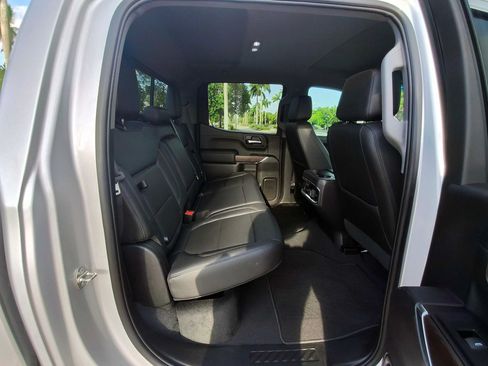 Used 2019 GMC Sierra 1500 SLT RWD image 15