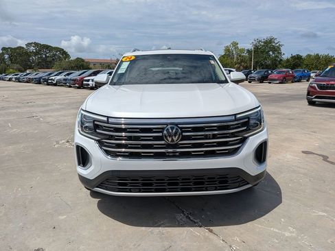 Used 2024 Volkswagen Atlas SEL AWD/4WD image 3